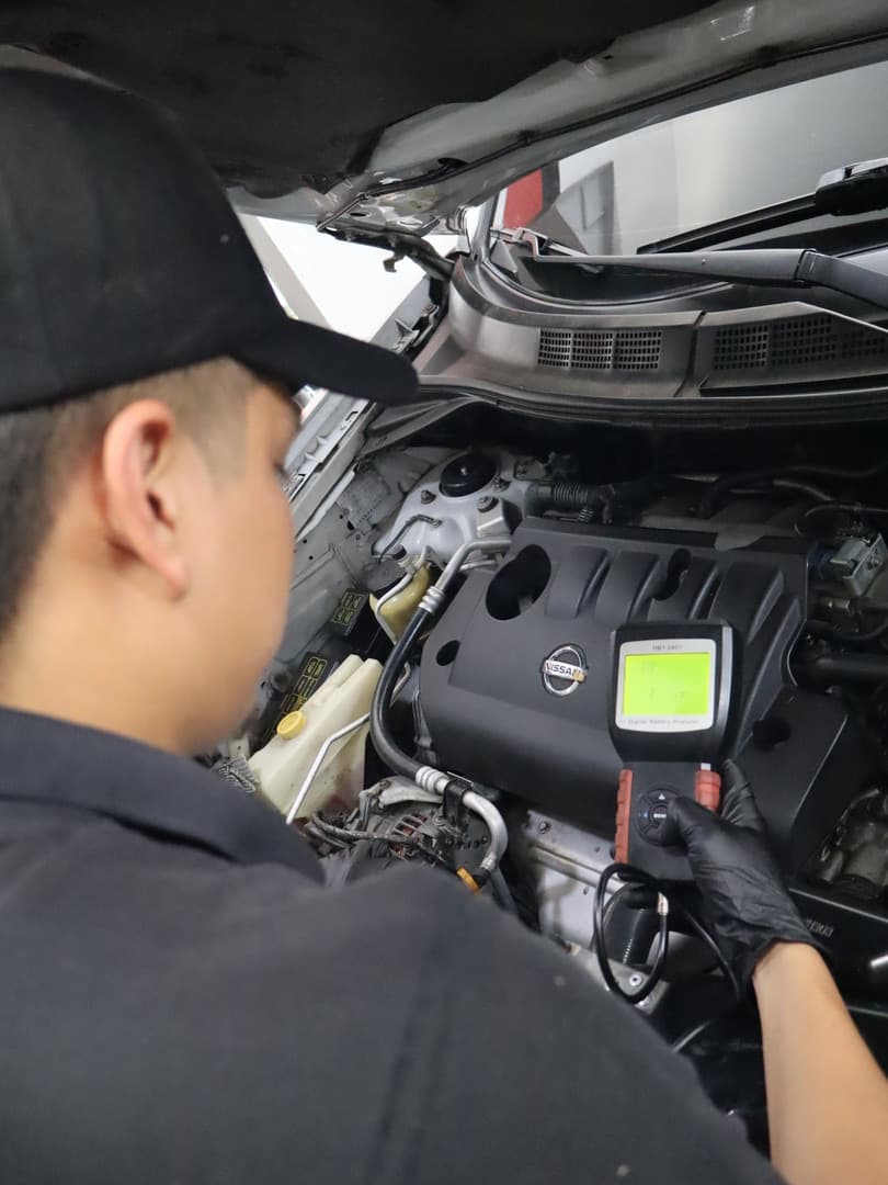 Diagnóstico y análisis de batería automotriz en Medellín